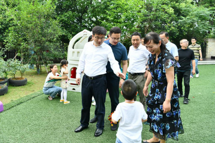 溧水区四套班子领导开展"六一"慰问活动