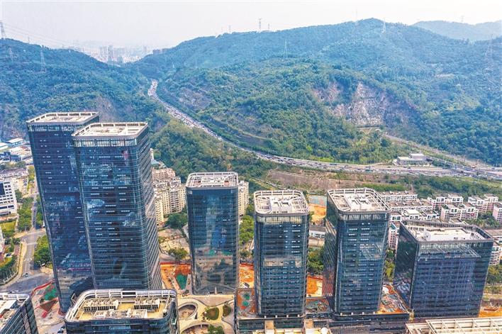 深圳新一代产业园变身"硅楼"蓄势待发