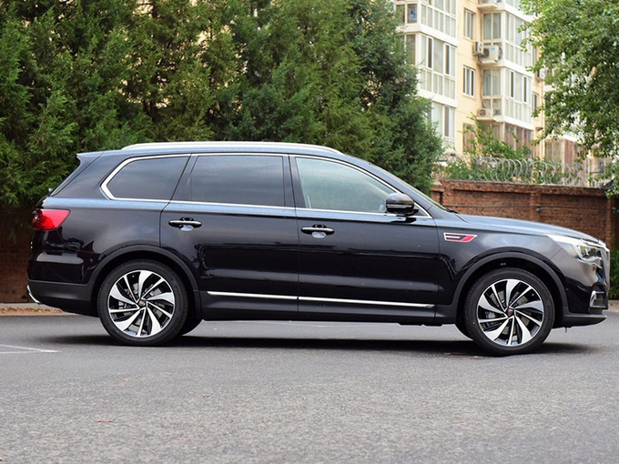 红旗HS7新增两驱SUV，发动机、变速箱都换了，动力远超大众途昂