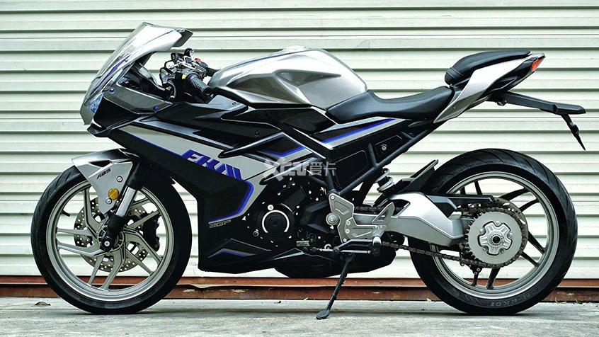 颜值在线单摇臂保留飞肯250gp跑车曝光