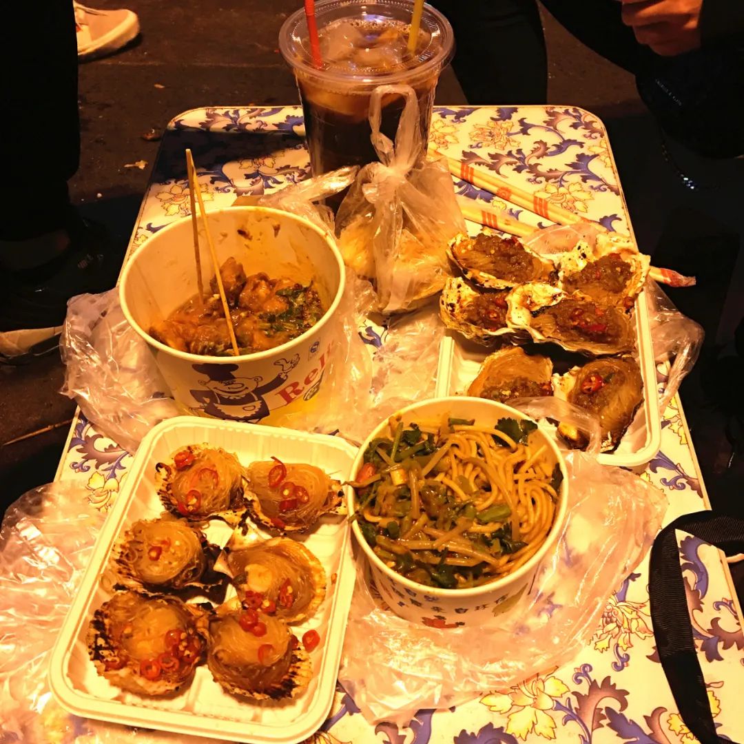 所以能不能吃到还得看运气啦~每次来这里吃夜宵,一发盆友圈,就有好多