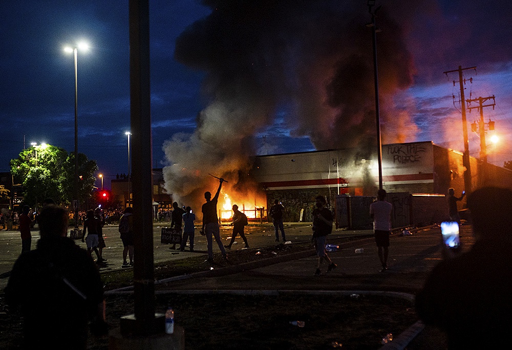 图集美国骚乱愈演愈烈