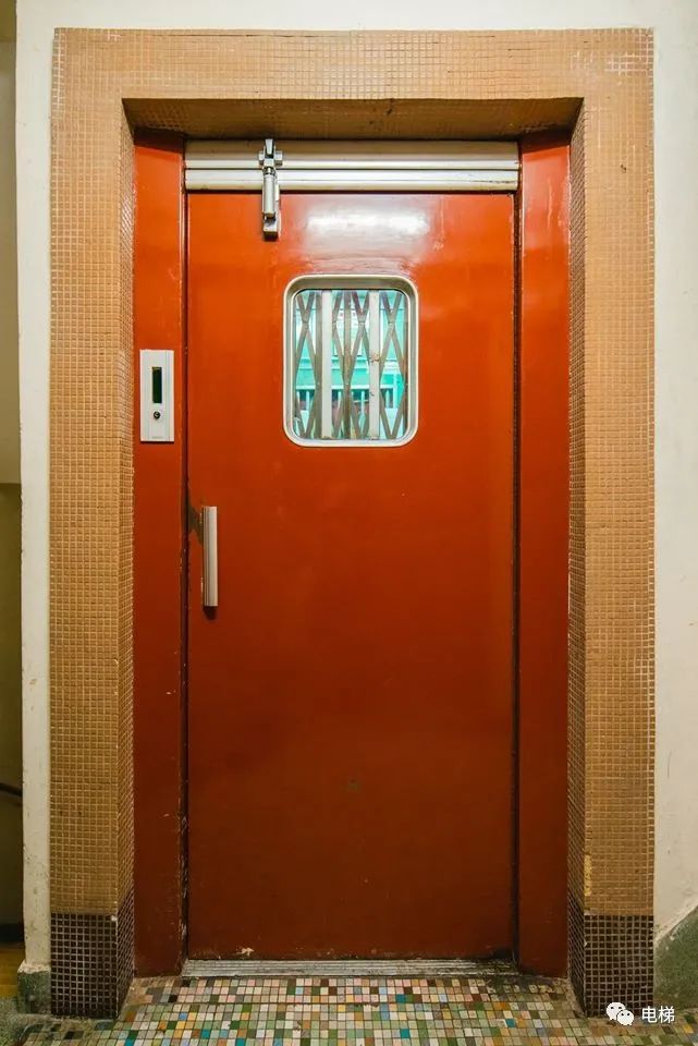 香港首部电梯安装于1888年