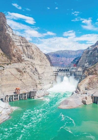 乌东德首批机组投产发电 科学开发惠及民生