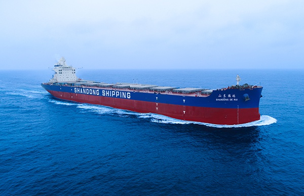中国船舶外高桥造船交付18万吨散货船时间过半任务过半