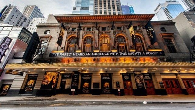 因为对新冠病毒疫情迅速结束的希望逐渐消失,纽约市百老汇剧院决定在