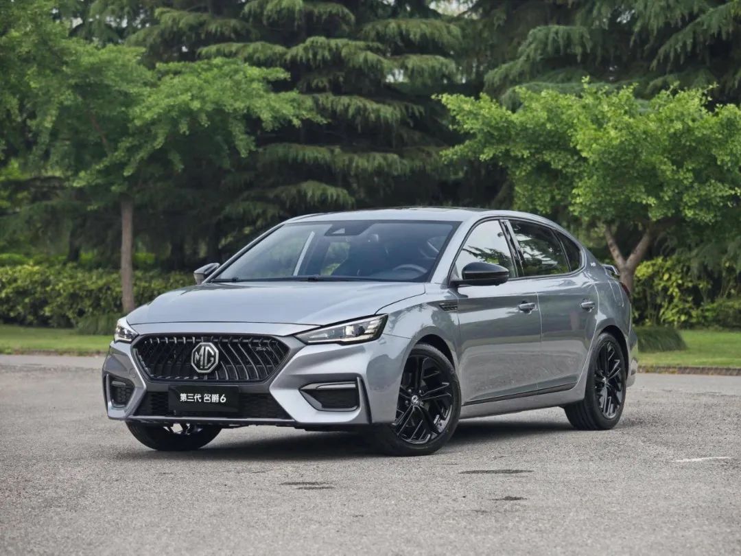 配备全面的主动安全配置,这台国产网红级运动家轿7月上市