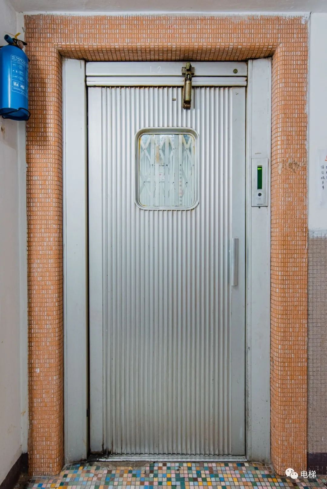 香港首部电梯安装于1888年