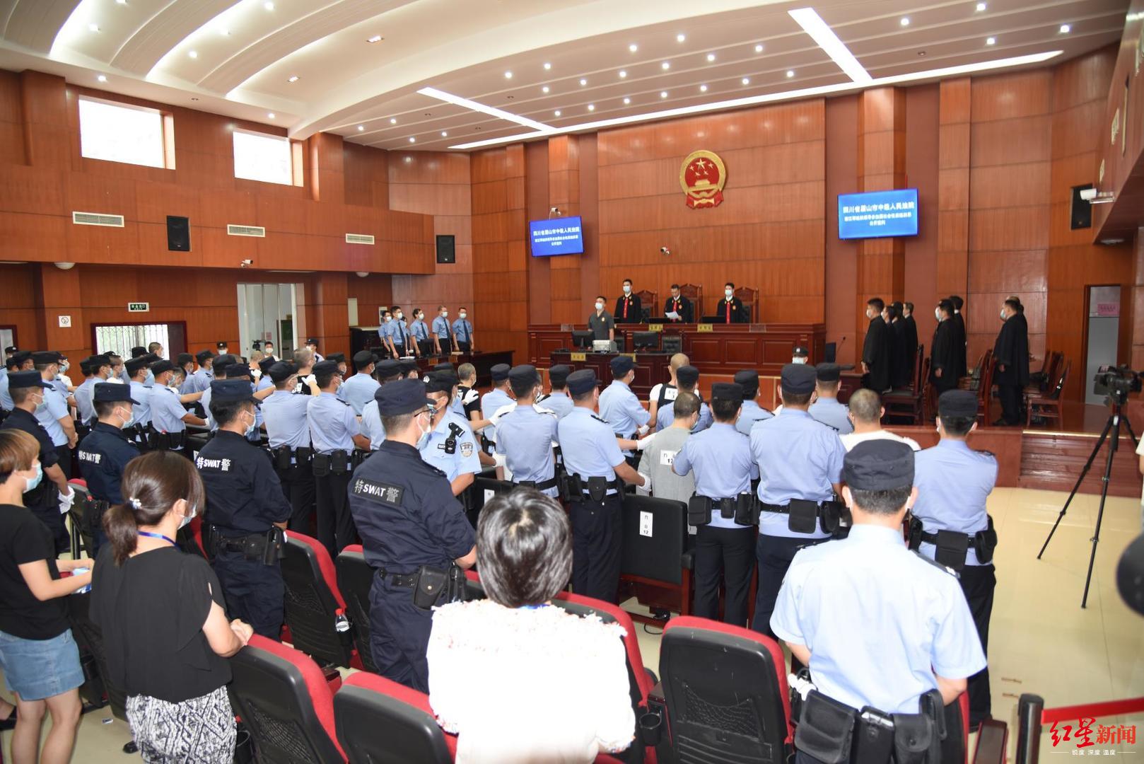 送车送卡拉拢公职人员当保护伞,他们开赌场敛财让一民营企业家输掉6亿