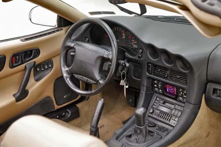 传奇三菱3000gt从报废到全球唯一