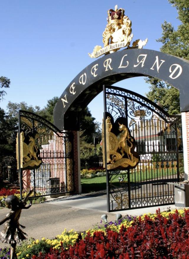 迈克尔杰克逊故居"梦幻庄园"面临被拆风险,原因并不难猜测