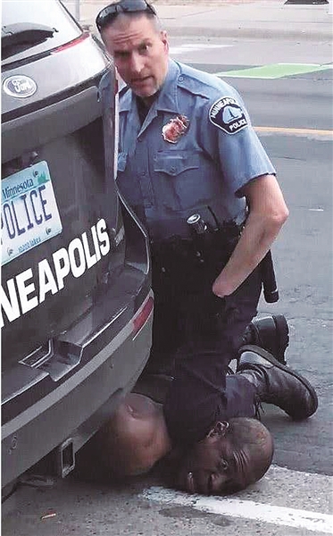 黑人弗洛伊德死于他杀