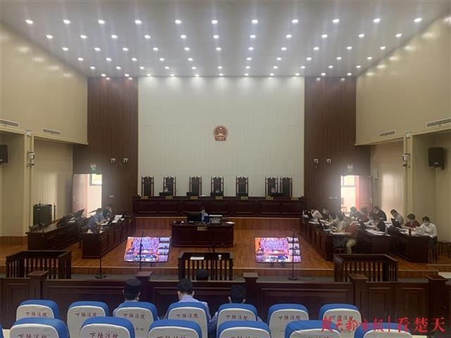 黄石一大学生网贷2千元被逼还了近6万！“校园贷”犯罪团伙12人一审获刑休闲区蓝鸢梦想 - Www.slyday.coM