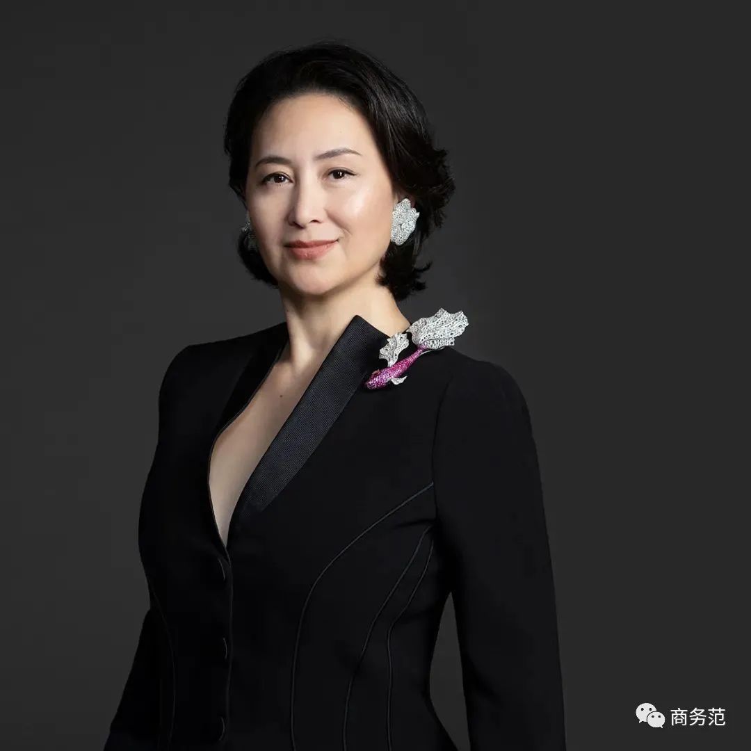 57岁何超琼白富美女精英的气质是这样的