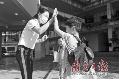 深圳1547所幼儿园采自愿弹性上学制度 入园可摘口罩
