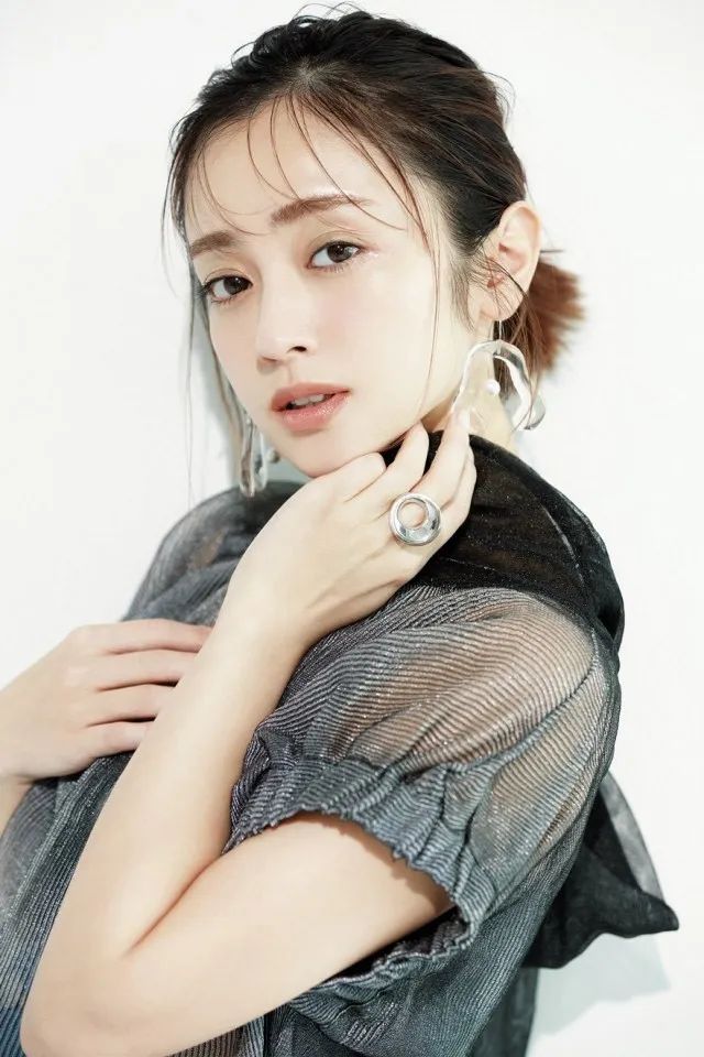 她曾是"日本第一童星",却惨遭绯闻缠身形象大跌!39岁靠自己成就人生!