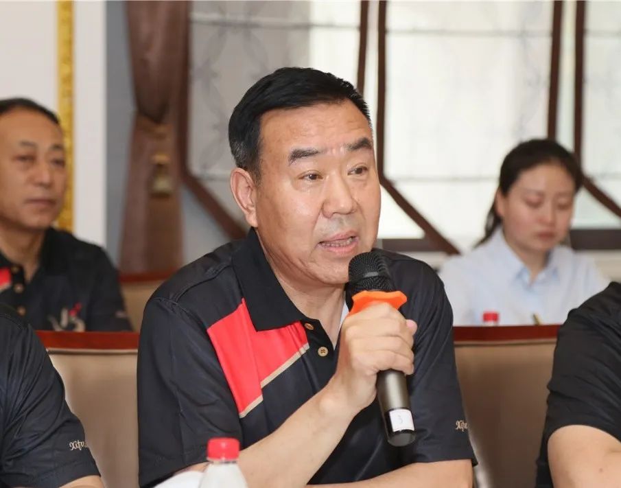 商洛市禧福祥商贸有限公司总经理杨建全汇报地区市场