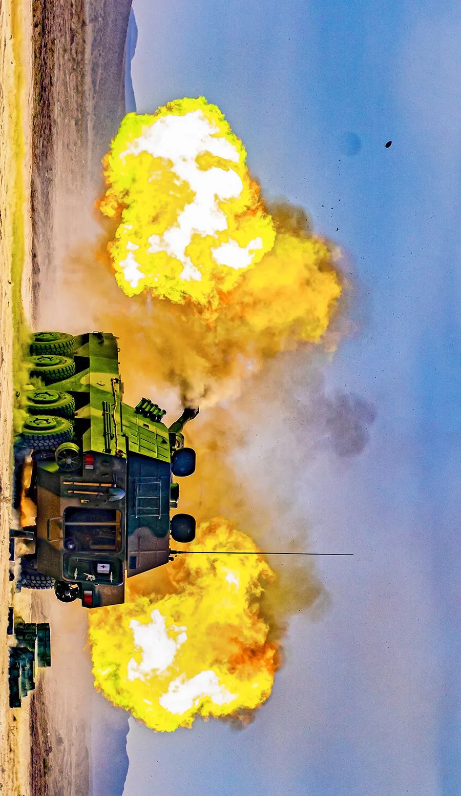 满屏"火力覆盖"燃出天际!直击"战争之神"的怒吼