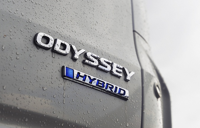 全家一个指标买啥车？ 省油/空间大/能摆摊，奥德赛混动真的香！