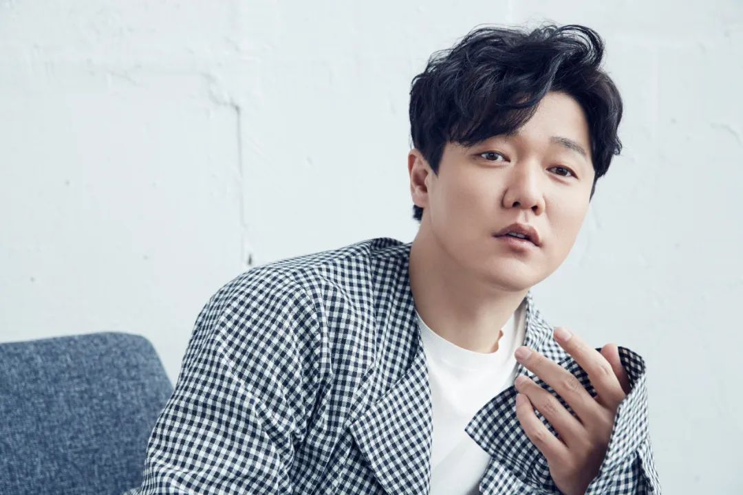 福布斯中国专访| 四十不惑,"老男孩"肖央:表演犹如食河豚,危险却美妙