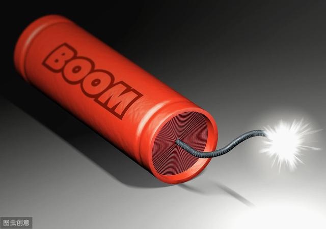 06-06 11:47:24 一个由庆典礼炮(俗称大麻雷子)制作而成的爆炸装置