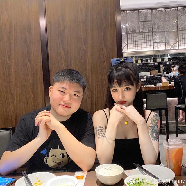 自称uzi邻居的网友爆料奥咪咪逼婚小狗奥咪咪发文澄清节奏