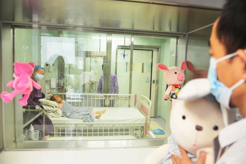 武汉协和医院可陪护的百级儿童骨髓移植仓正式投入使用