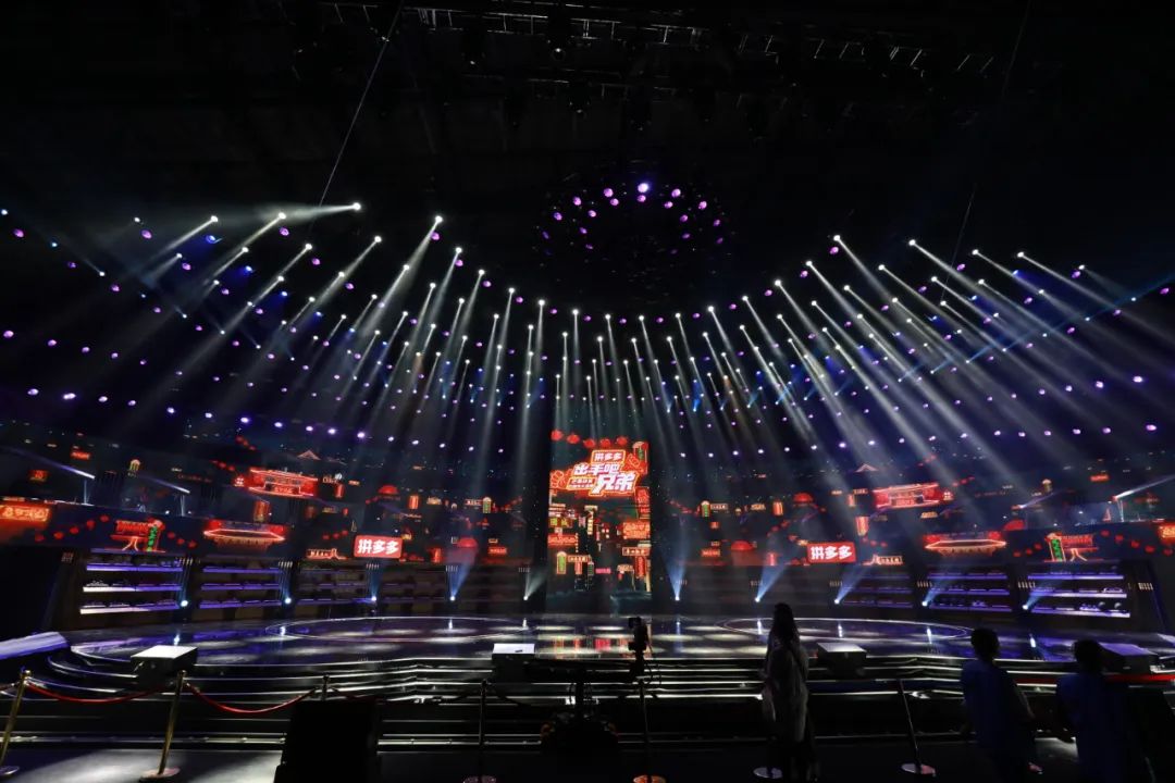 《出手吧,兄弟!》今晚8:10现场直播