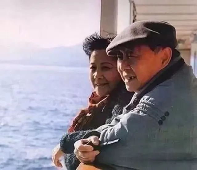 96岁黄永玉手书讣告,他98岁的妻子去世!
