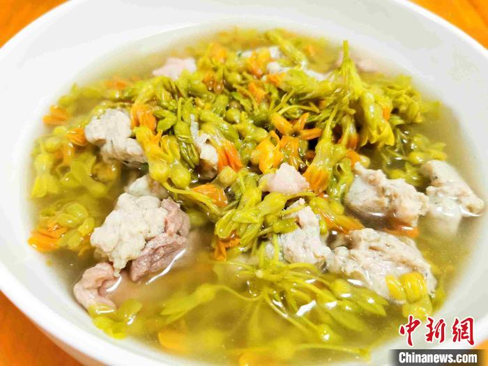 肉片鲮鱼滑夜兰花汤 李晓春 摄小小夜兰花,淡淡侨乡情.