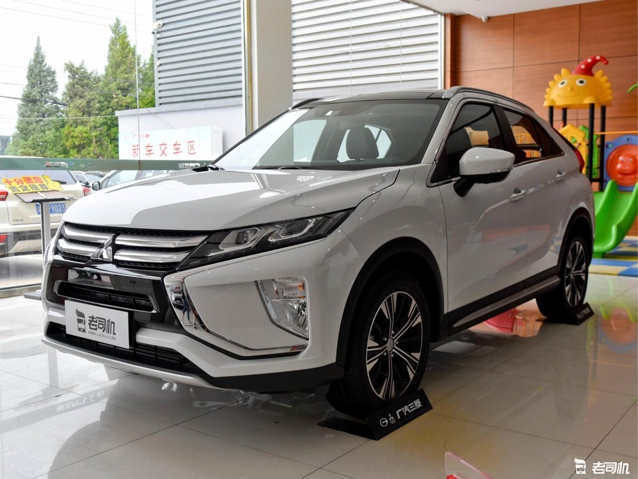 超实用日系家用SUV 小哥带你看三菱奕歌