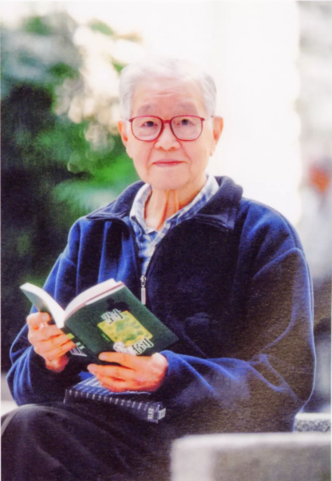 纪念刘以鬯:他用小说给香港历史加了一个注释|酒徒|对倒_新浪新闻