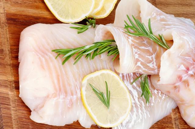 鱼刺卡喉求千万不要试图用饭团、馒头把鱼刺吞进去休闲区蓝鸢梦想 - Www.slyday.coM