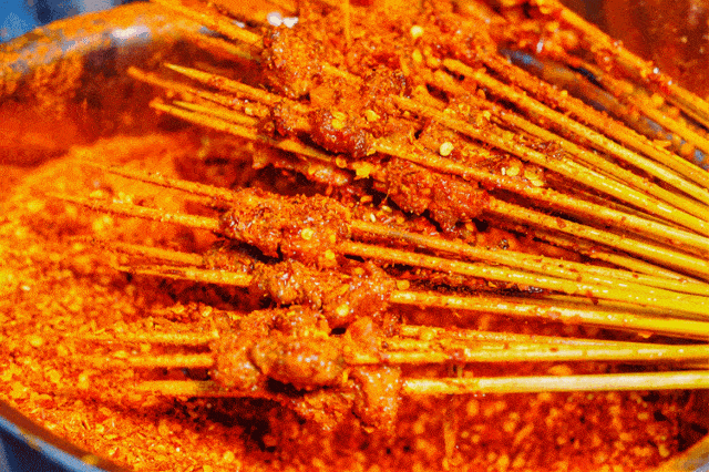 县城却有"天下第一烧"的美名,甚至曾经代表四川烧烤登上《天天向上》