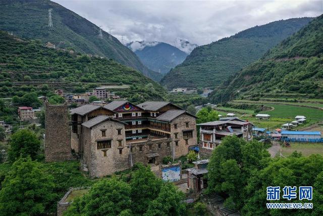 卓克基土司官寨掠影