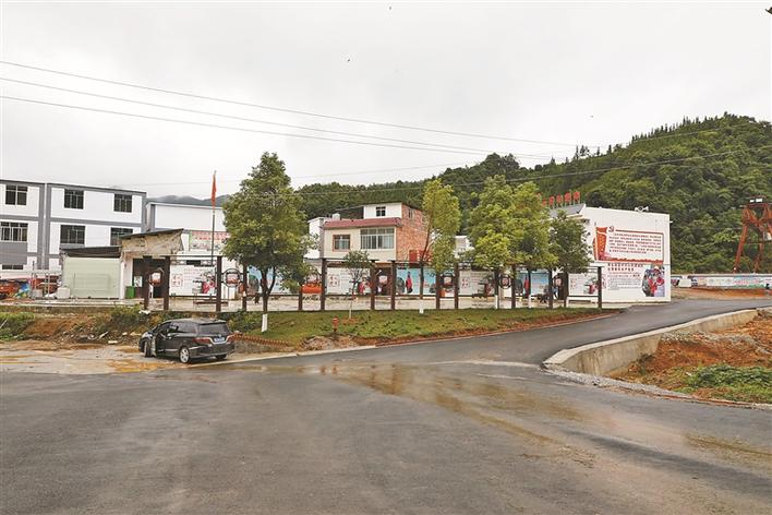 盐田区对口扶贫的乐业县新化镇百坭村旧貌换新颜.林意斌 摄