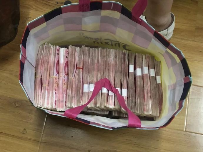 后备箱的45万元离奇消失!几天后竟在这个地方找到了