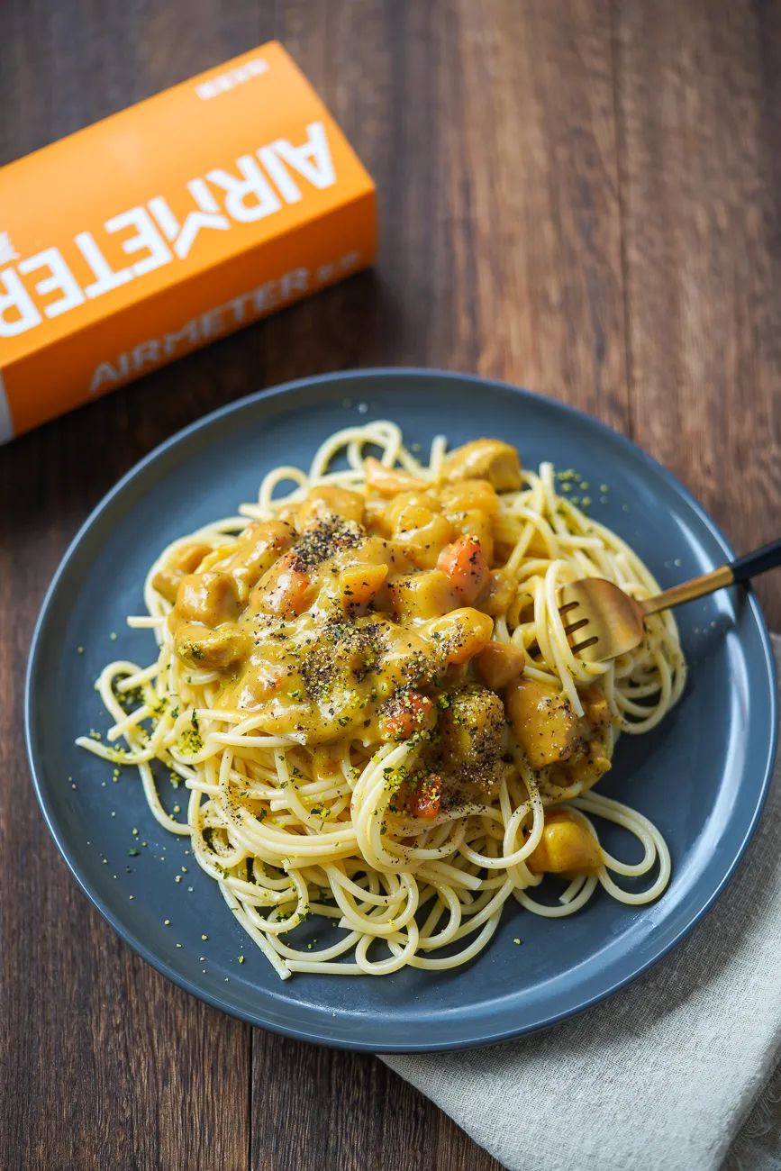咖喱土豆鸡肉意面 大块鸡肉,土豆,胡萝卜烩泰式咖喱,能在家吃到这么