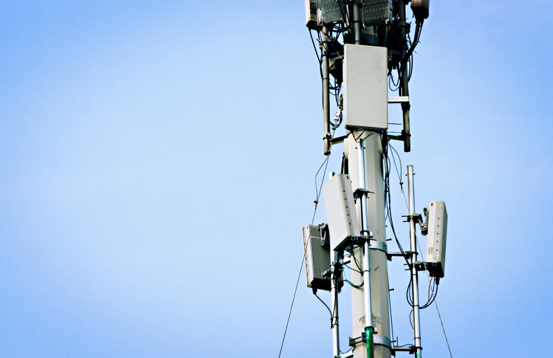 前传是最靠近5g aau天线的传输环节.