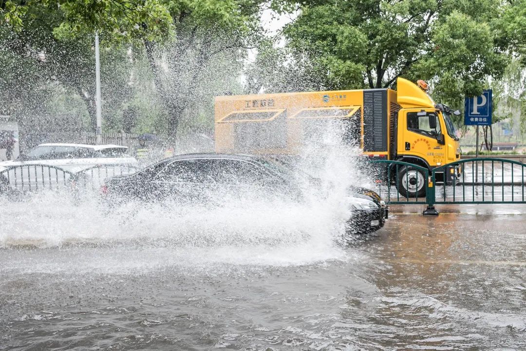 南方暴雨连连,北方热浪滚滚!极端天气为何扎堆来袭?