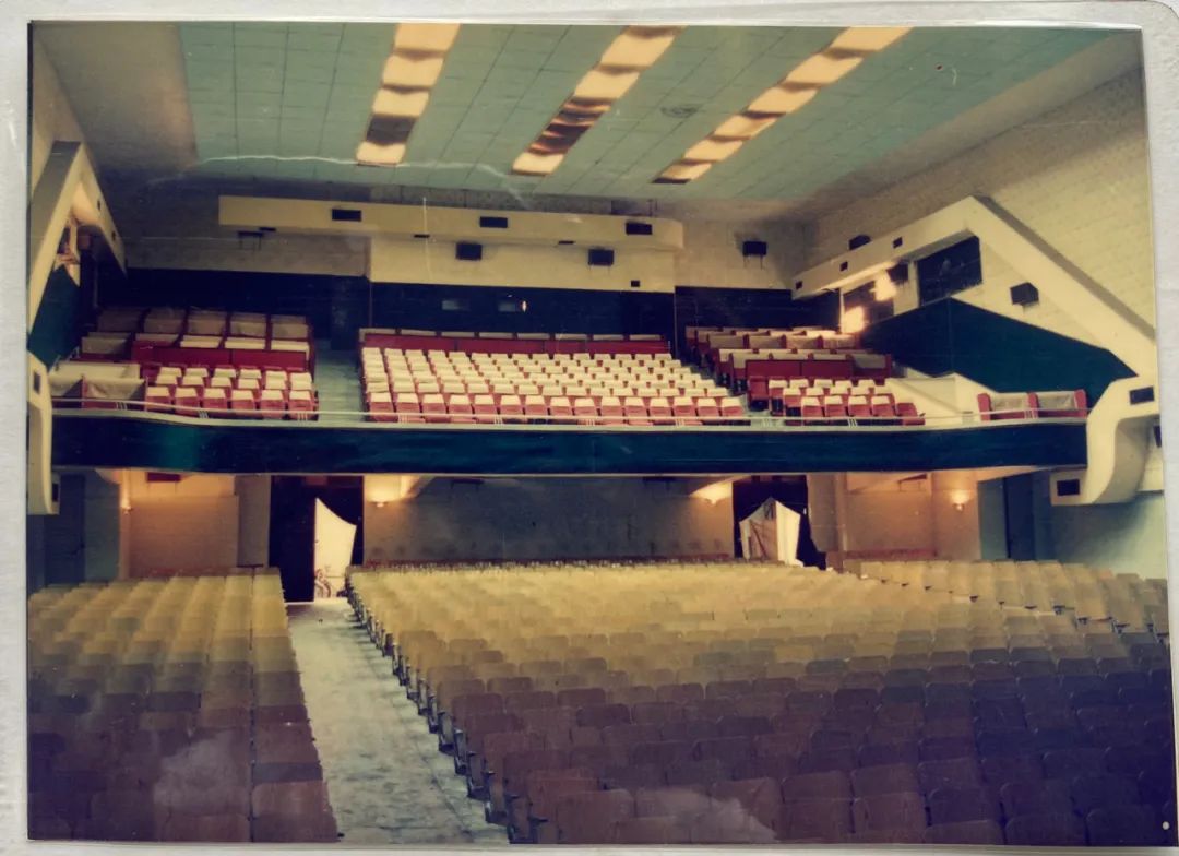 ta是肇庆首家中央空调立体声电影院!照片里的记忆,戳心了
