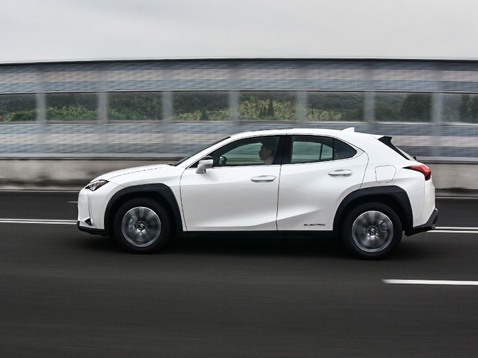 驾驶感受接近燃油车！纯进口/30多万就搞定，上海用户还送车牌