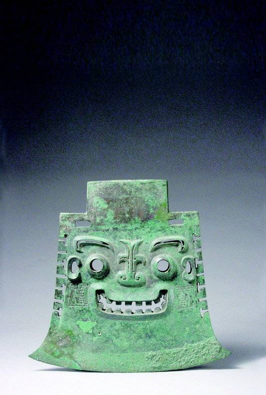 镇馆之宝|3000年前亚丑钺,现在看来是个呆萌的表情包|博物馆_新浪新闻