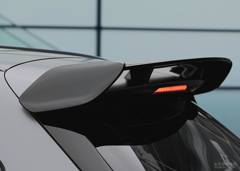 梅赛德斯-AMG GLA海外开启预订 售43万元起
