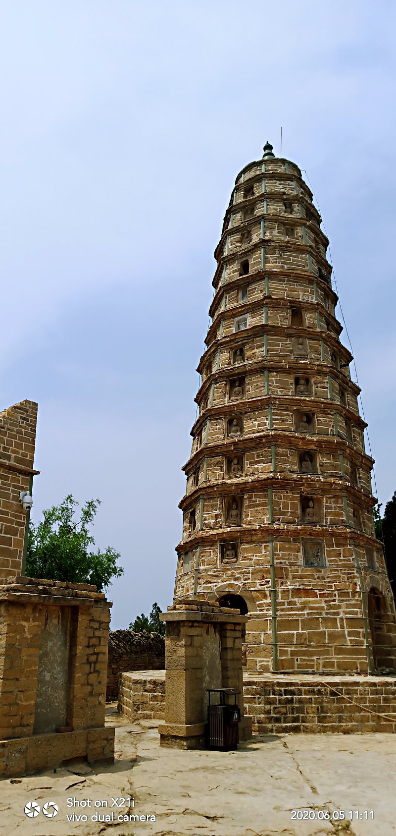 平阴有座多佛塔翠屏山上耸青影