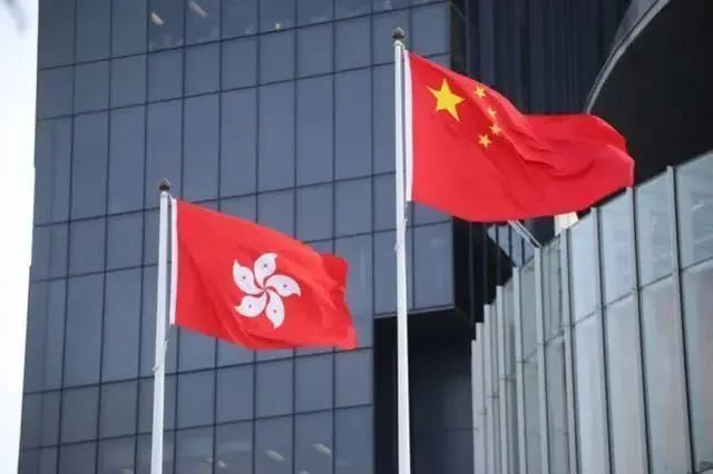 香港男子侮辱国旗案加重改判