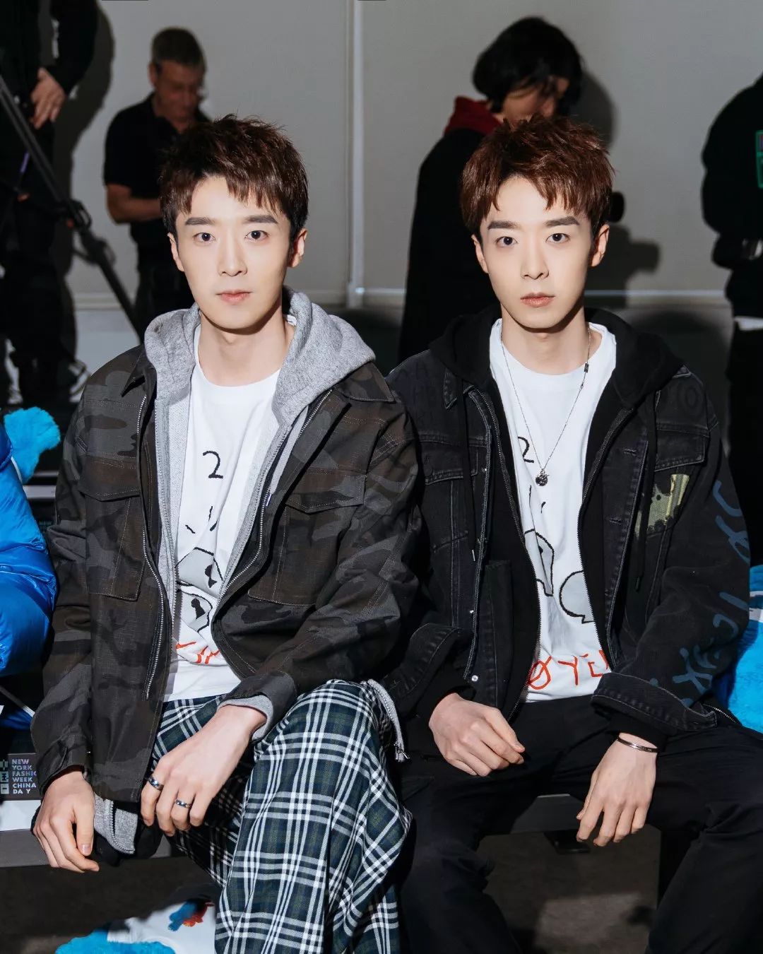 原来两个男生还可以这样拍照简直太酷了