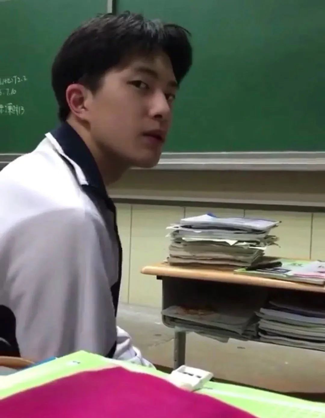 学校欠我一个帅哥校服帅哥大合集网友评论把我帅晕过去了