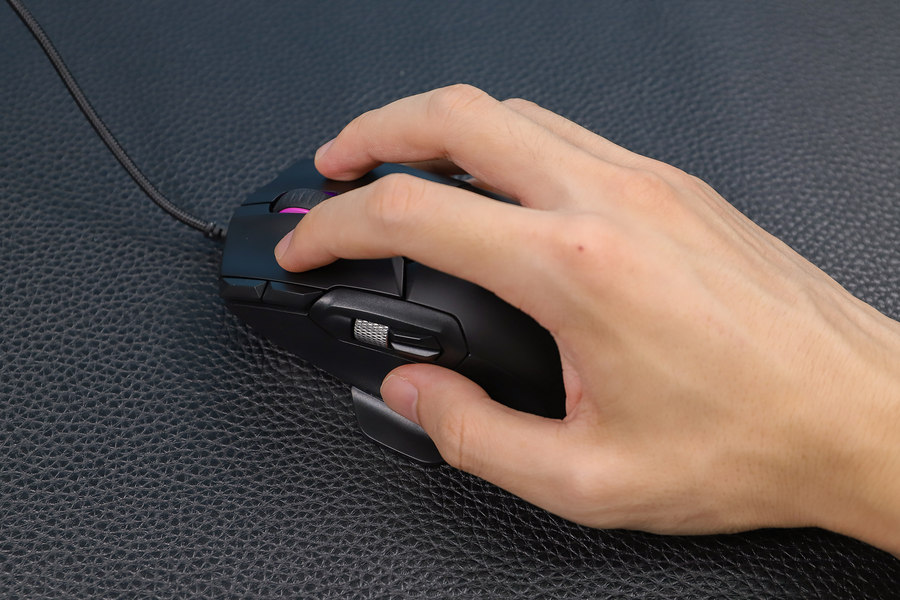 雷柏v330游戏鼠标评测:可拓展式侧裙,满足不同操控模式