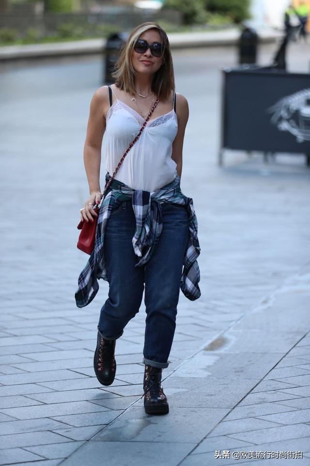 麦琳·克拉斯(myleene klass)穿着休闲装在伦敦